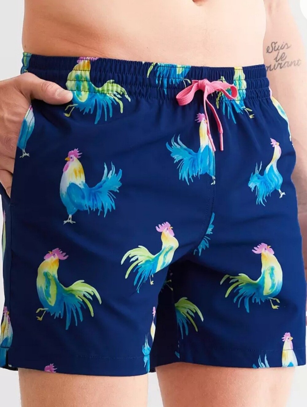 CHUBBIES " FOWL PLAY" ROOSTER PRINT SWIM TRUNKS. 5.5" INSEAM  SIZE LARGE. BLUE